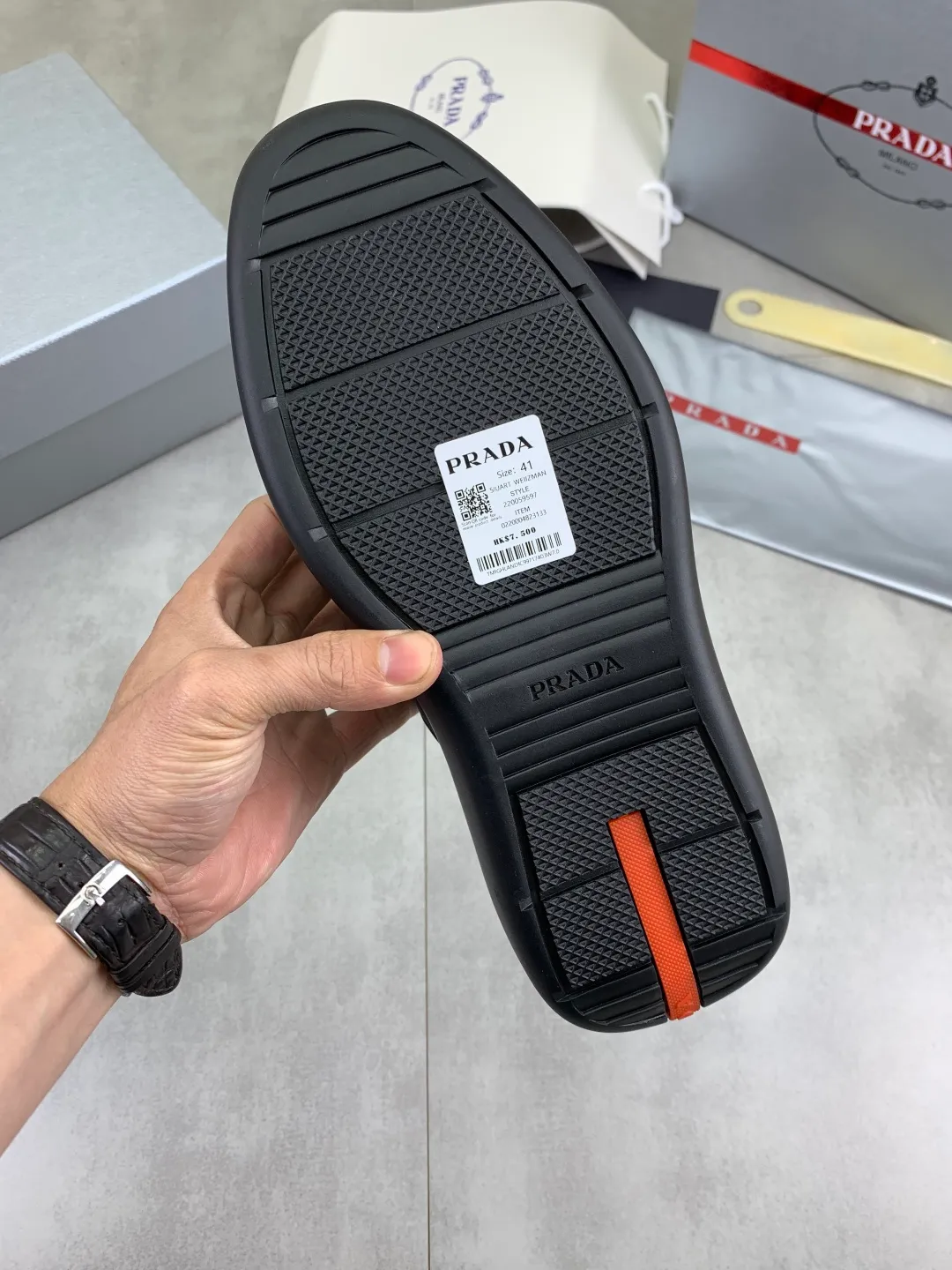 Men's men's shoes P600 💰【New style】Top quality, new popular models on the official website, which will never go out of style for a century, 🆘 The trendy brand (Prada) mainly promotes popular models, avant-garde and versatile fashionable men's shoes, privately molded, with cowhide splicing and 1:1 oil edge treatment... fashionable and simple, original imported cowhide with python skin, cowhide leather lining for feet; the atmosphere and personality are more fashionable, eye-catching and pursuing class. It will subvert the old idea and be a must-have for fashionistas who want to spend time with you! Must keep it! High-end comfortable and low-cost, high-end quality workmanship. Size: 38-45 4️⃣ colors available. full package